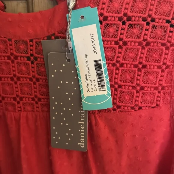 Spring/Summer Top - Picture 2 of 2